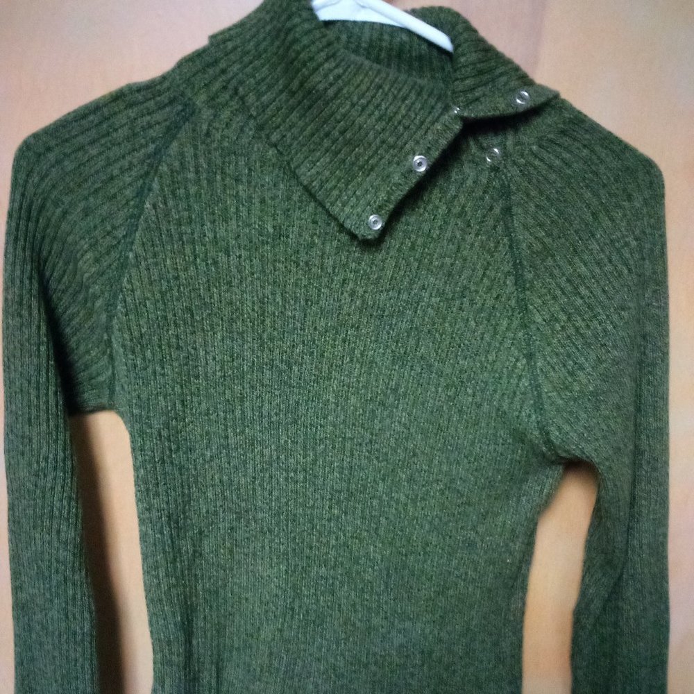 Takeout Green Knit Turtle Neck Sweater size Large